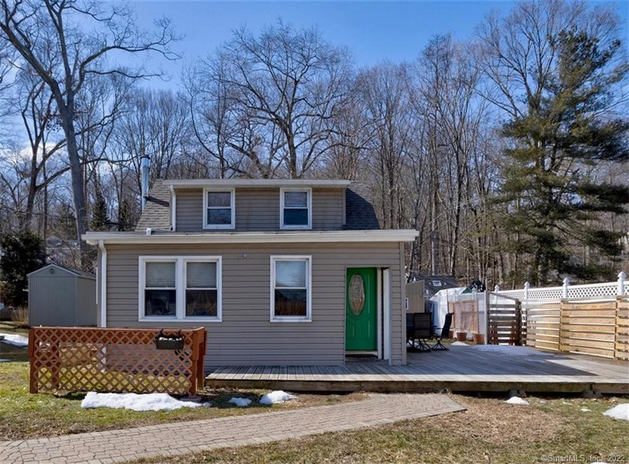 Lake Life awaits! Whether you are downsizing, look