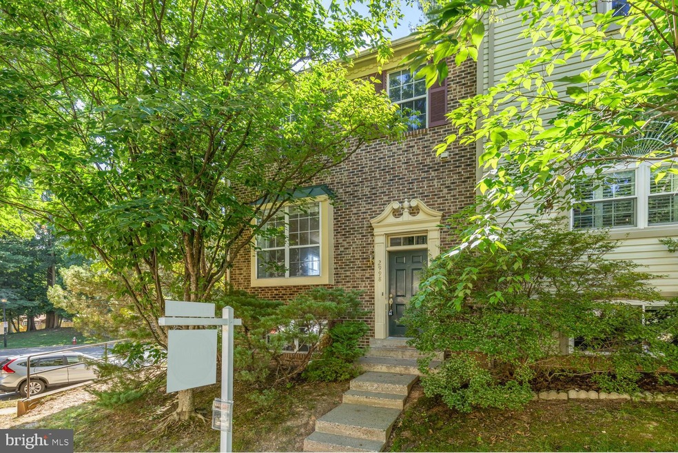 2998 Mission Square Dr, Fairfax, VA 22031 - photo 1