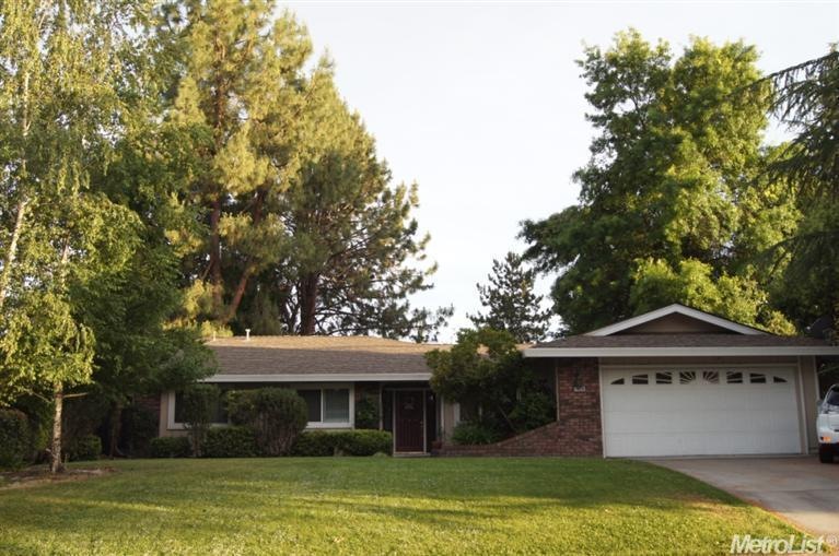 7828 Juarez Way - Front Yard