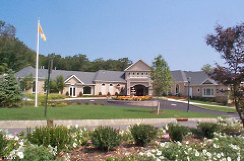 3300 Cleveland Ln unit 300, Rockaway, NJ 07866 - photo 1