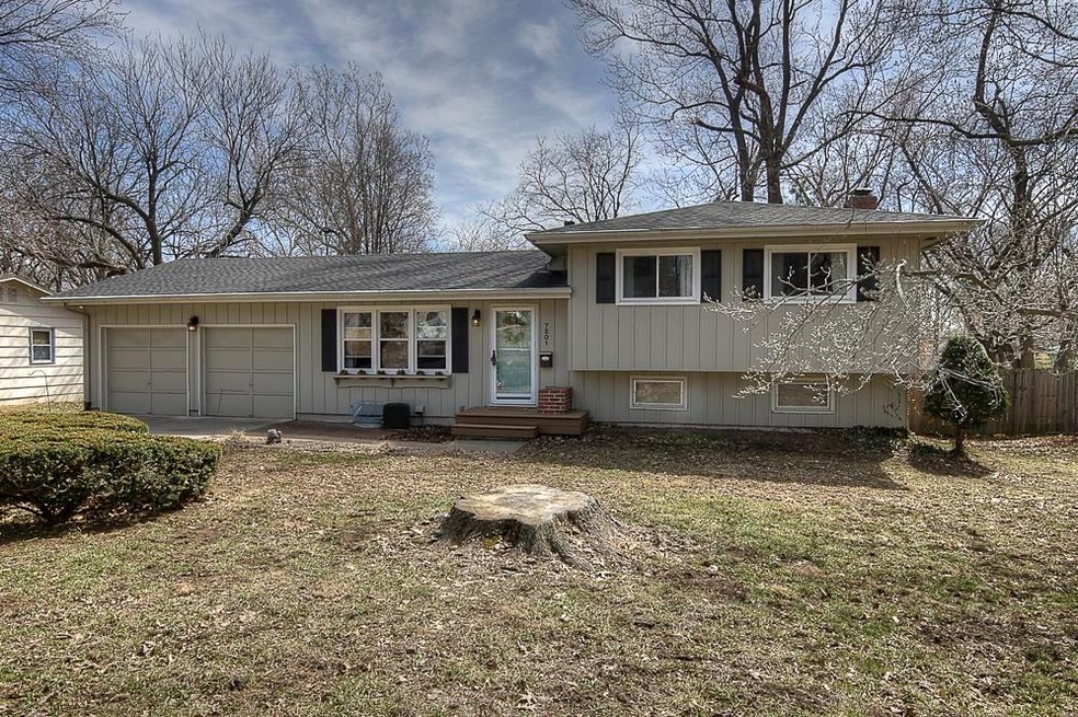 7201 Edgewood Blvd, Shawnee, KS 66203 - photo 1