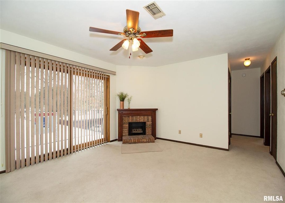 2501 26th Avenue Ct unit 1K, Rock Island, IL 61201 - photo 1
