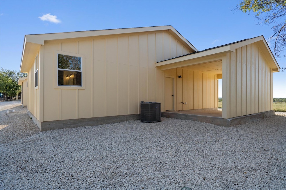 533 Hackberry Rd unit A & B, Salado, TX 76571 - photo 1