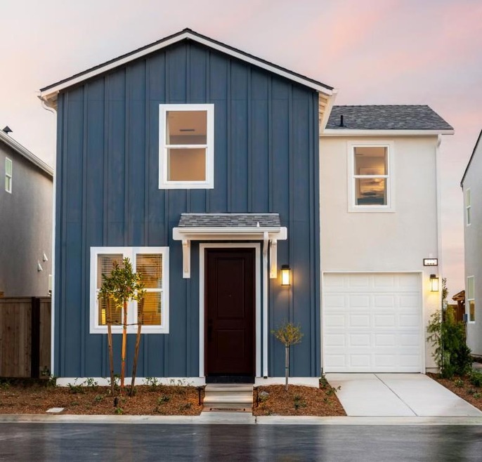 768 Laina Ave, Madera, CA 93636 - photo 1