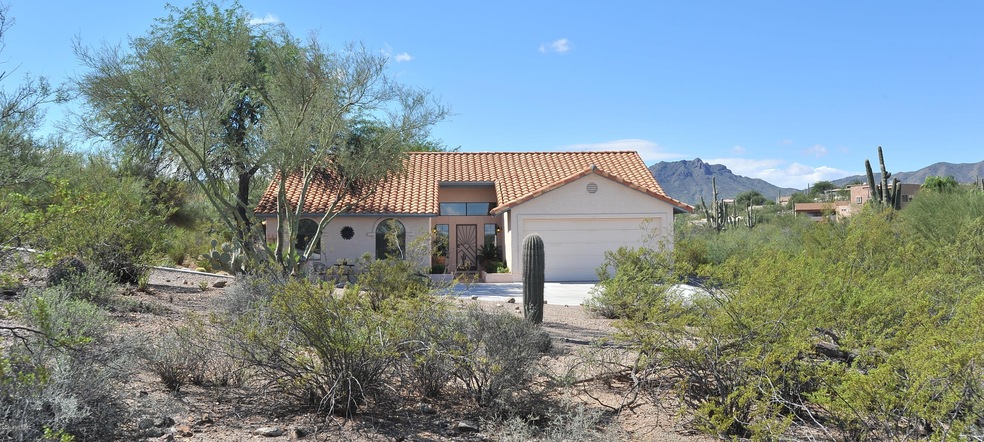 4311 N Paseo De Los Rancheros