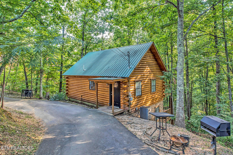 2140 Panther Way, Sevierville, TN 37876 - photo 1