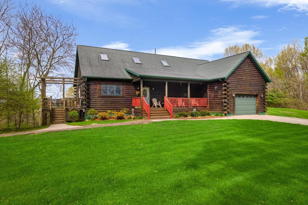 N15037 W Prairie Rd, Trempealeau, WI 54661 - photo 1