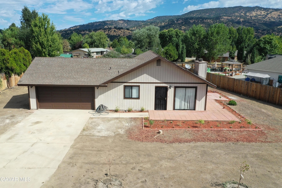30001 Caddy Ln, Tehachapi, CA 93561 - photo 1
