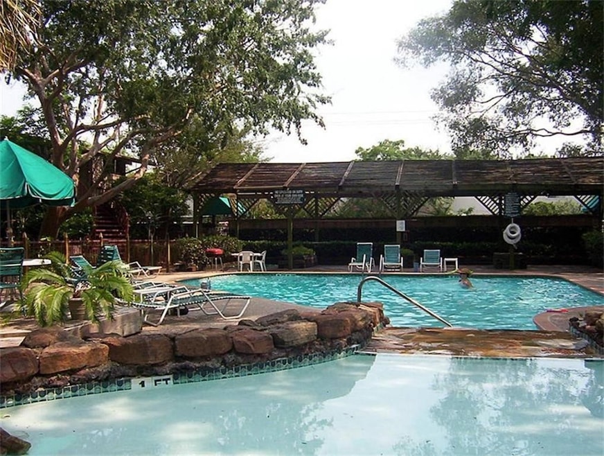 3922 W Alabama St unit 4, Houston, TX 77027 - photo 1