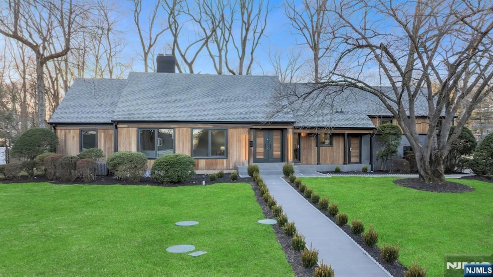 648 Wishing Well Rd, Wyckoff, NJ 07481 - photo 1