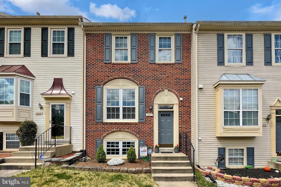 7307 Ardglass Dr, Lorton, VA 22079 - photo 1