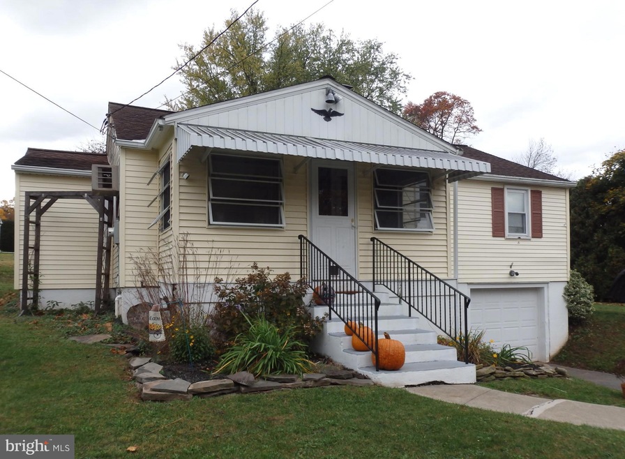 7252 Leh St, Coopersburg, PA 18036 - photo 1