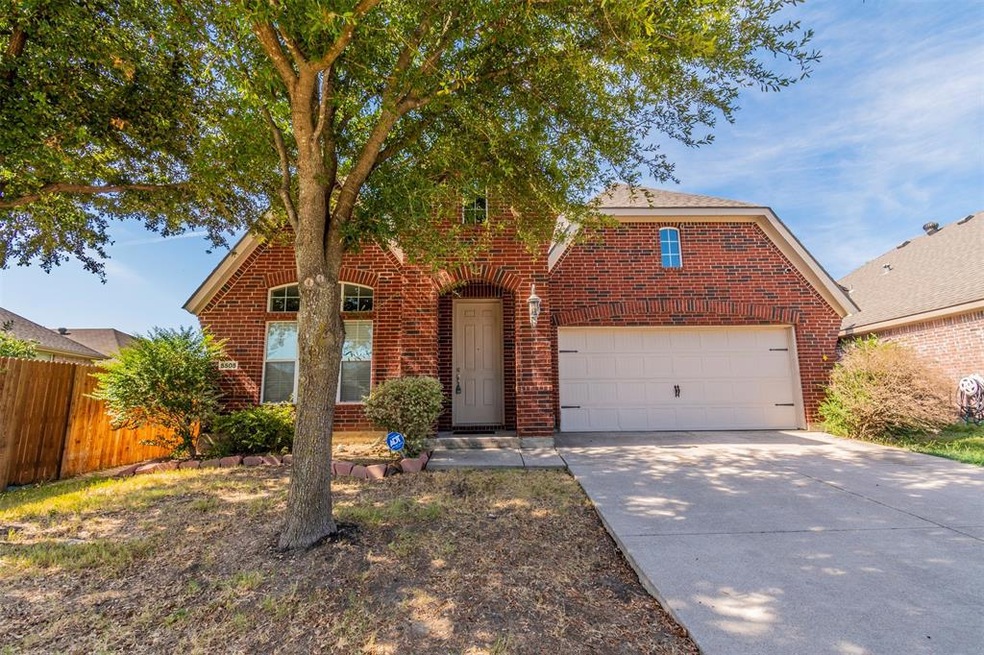 The best deal in Country Lakes! Welcome home!