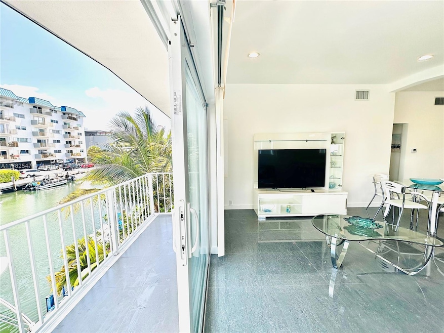 3751 NE 170th St unit 4, North Miami Beach, FL 33160 - photo 1