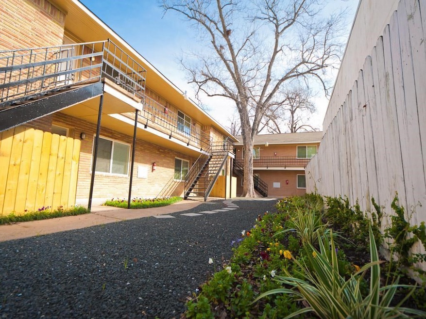 3202 Yale St unit 5, Houston, TX 77018 - photo 1