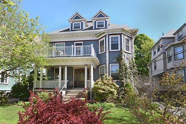 17 Bartlett Crescent unit 1, Brookline, MA 02446 - photo 1