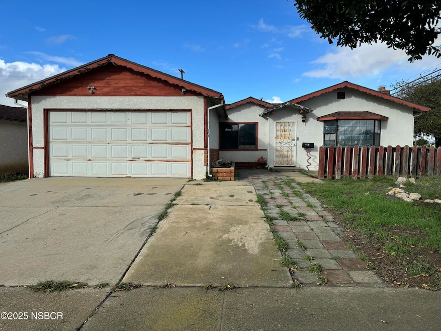 801 W Nectarine Ave, Lompoc, CA 93436 - photo 1
