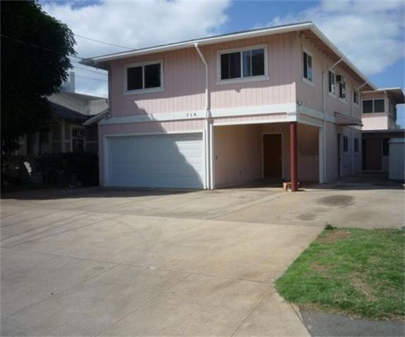 Main House has 5 bedrooms and 3 bathrooms.