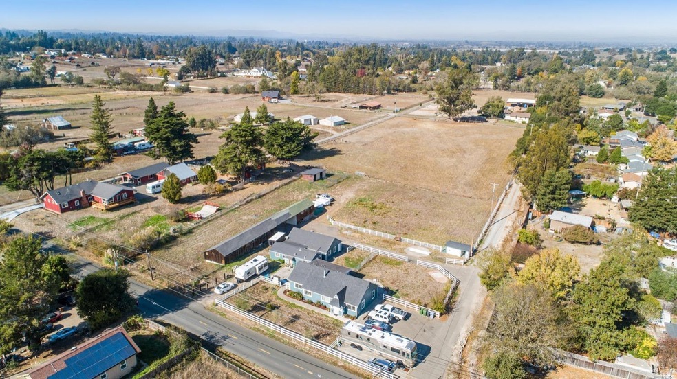 5009 Hessel Rd, Sebastopol, CA 95472 - photo 1