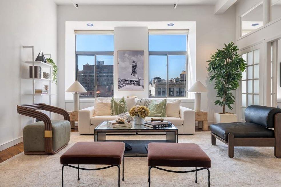 Pending $2,500,000 • Co-Listing Agent