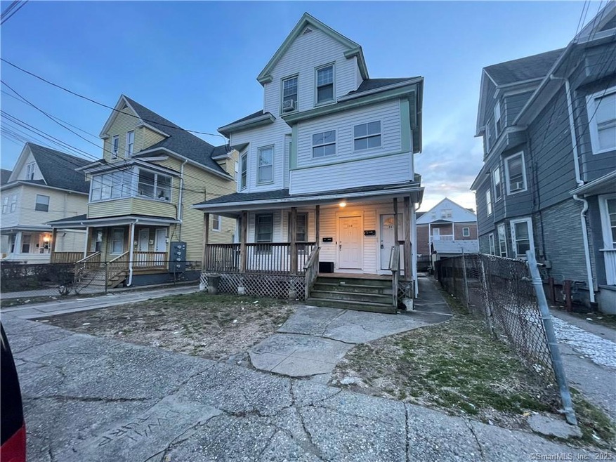 241 Parrott Ave unit 2 fl, Bridgeport, CT 06606 - photo 1