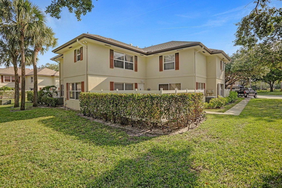4 Amherst Ct unit C, Royal Palm Beach, FL 33411 - photo 1