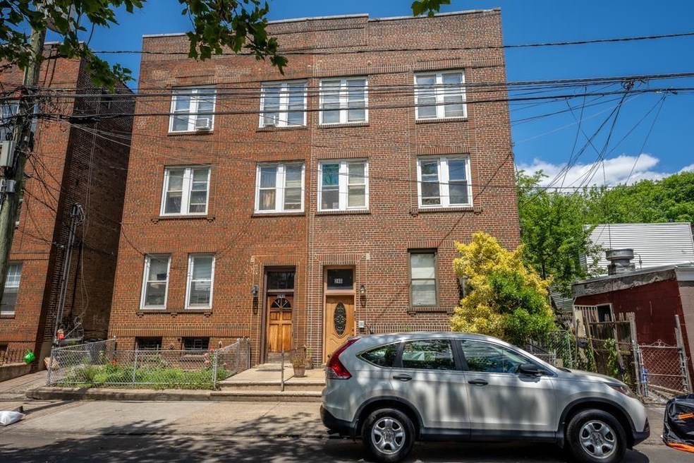 240 Clendenny Ave unit 2, Jersey City, NJ 07304 - photo 1