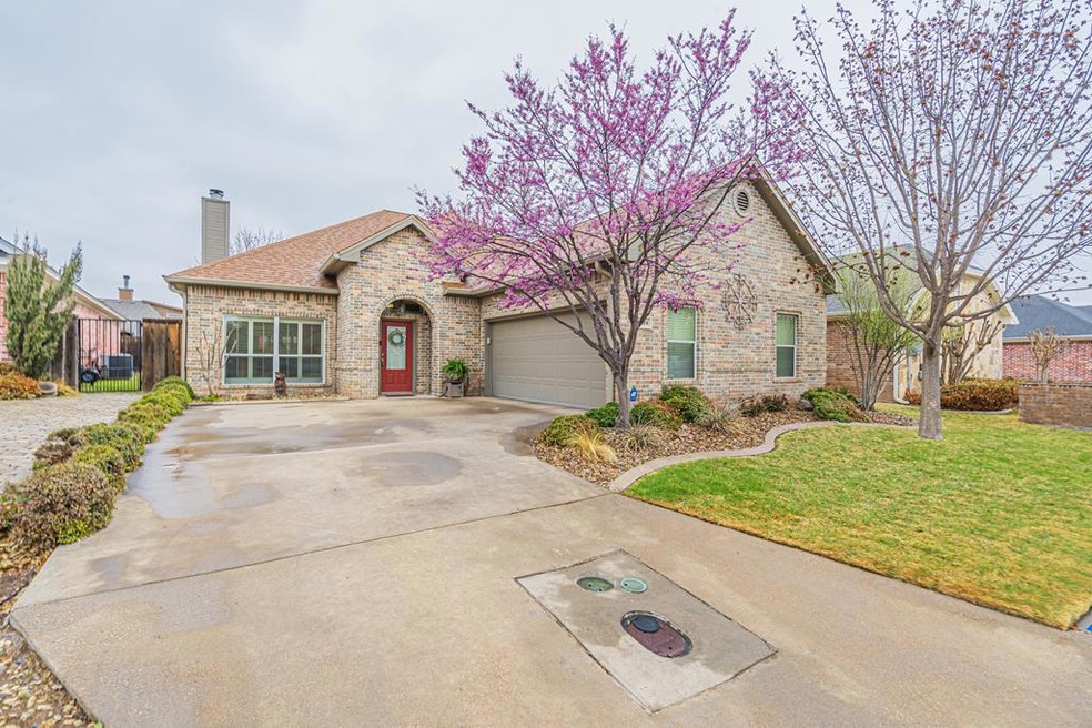 1938 Valleyview Dr, San Angelo, TX 76904 - photo 1