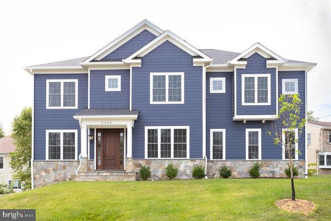 2054 Arch Dr, Falls Church, VA 22043 - photo 1