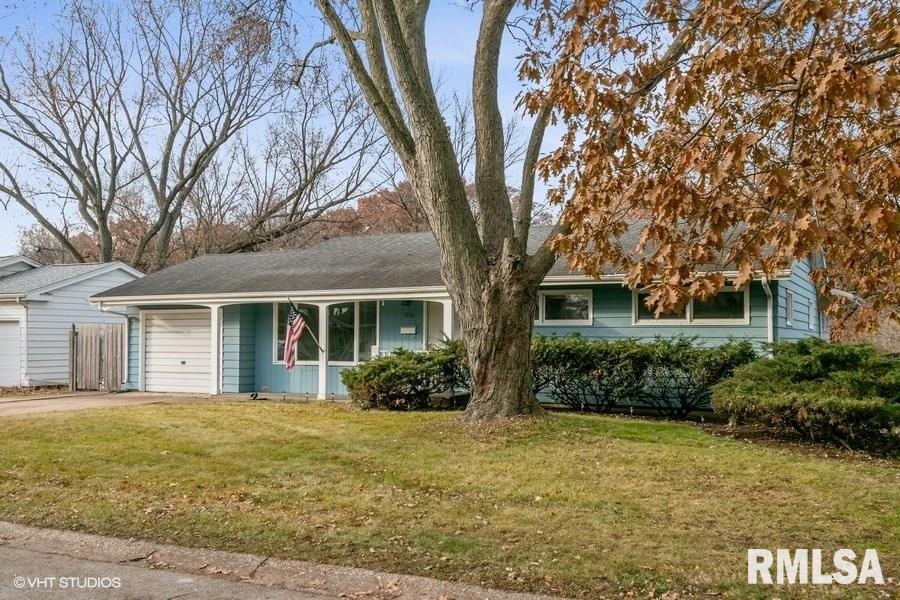 1916 Elmwood Dr, Bettendorf, IA 52722 - photo 1