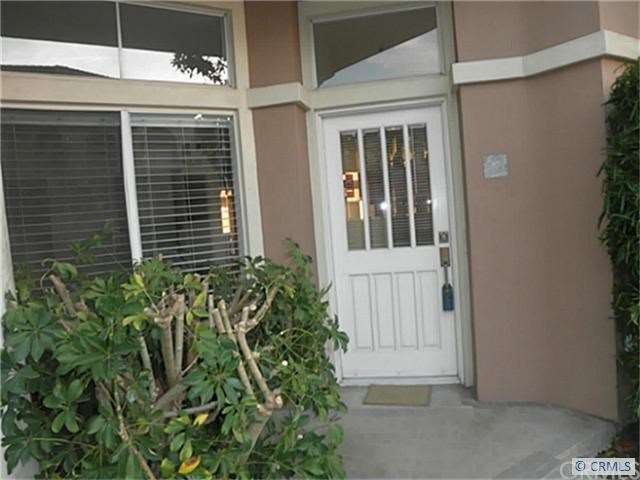 Ground Level entrance to lovely, upgraded, single 