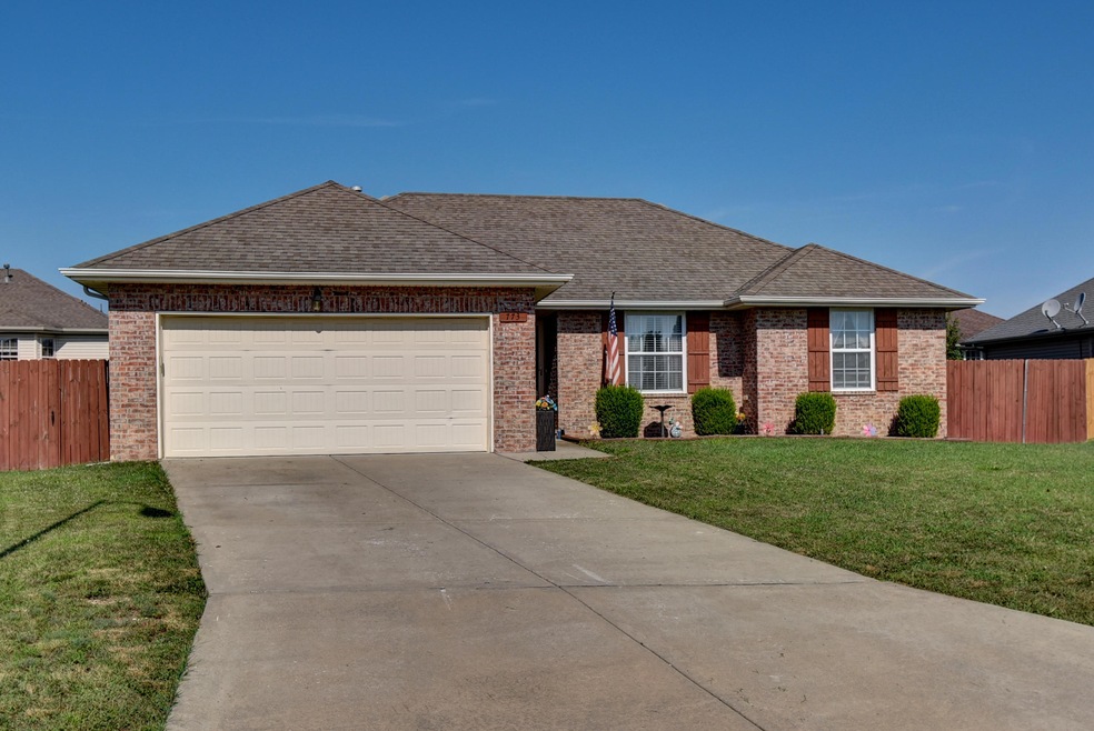 733 S Hickory Ln-1