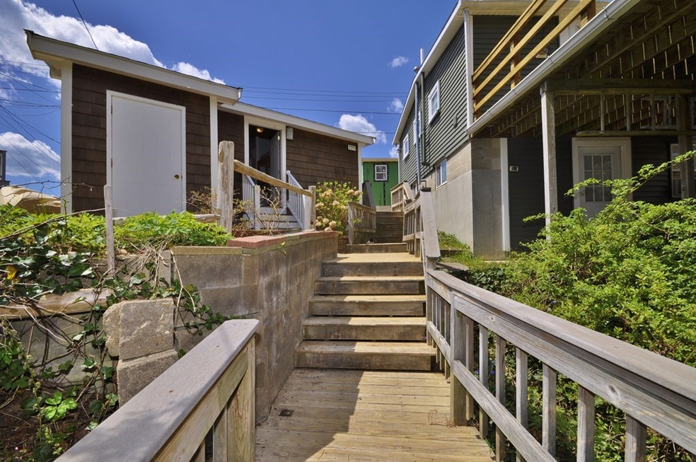 22 The Hollow unit 22 D, Bourne, MA 02532 - photo 1