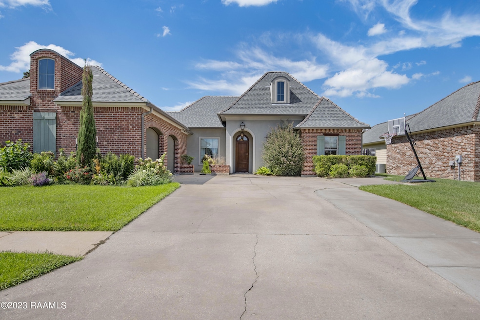 205 Waverly Blvd-1
