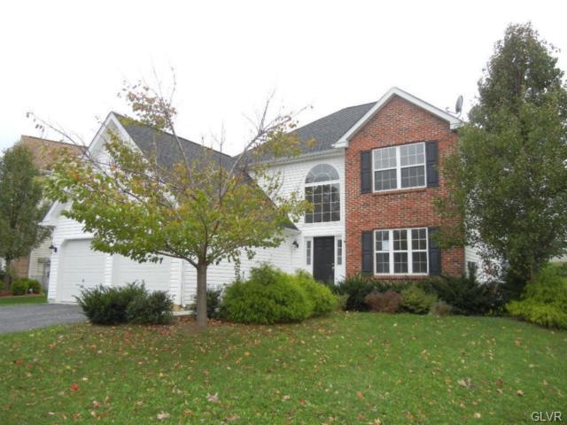 6947 Hearth Ln, Macungie, PA 18062 - photo 1
