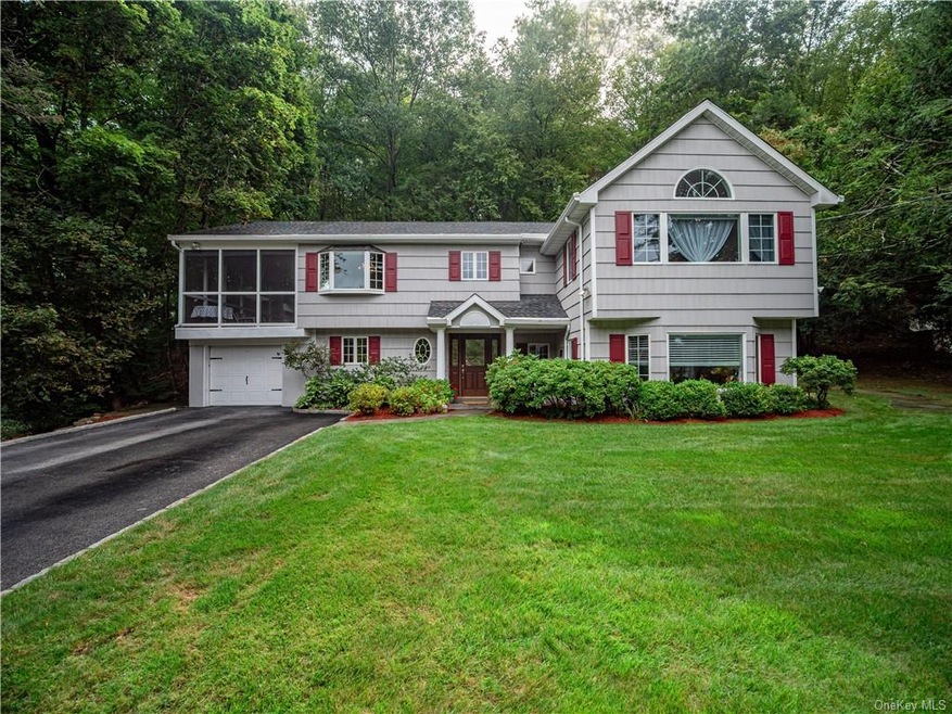 54 Virginia Rd, Pleasantville, NY 10570 - photo 1