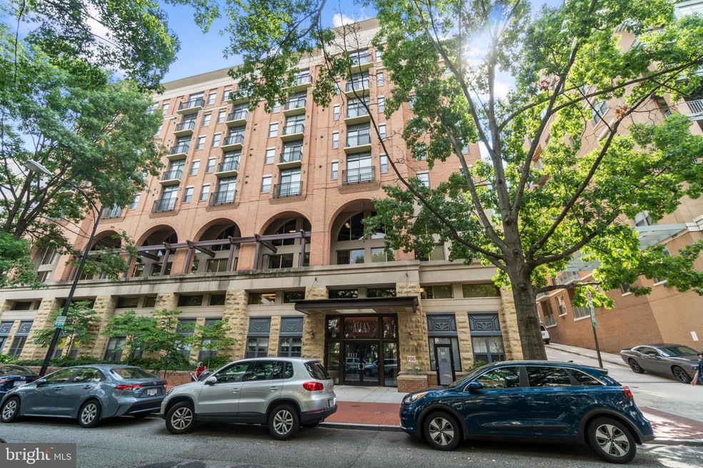 Atlas unit 715, Washington, DC 20037 - photo 1