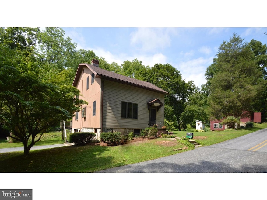 4766 Overlook Rd, Coplay, PA 18037 - photo 1
