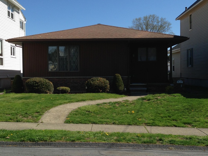 1618 Elizabeth St, Scranton, PA 18504 - photo 1