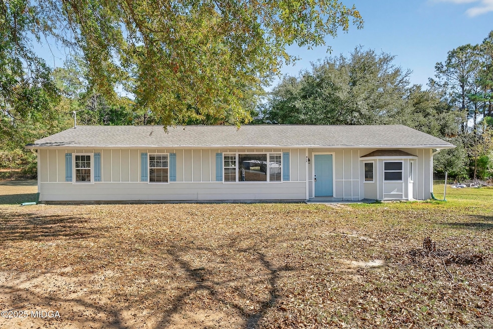 517 Lawrence Dr-05043