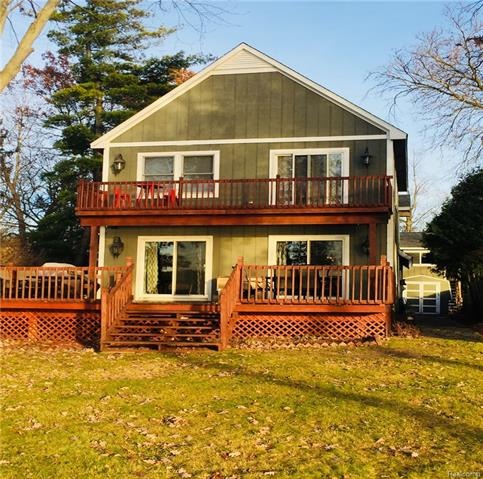Lake_view_of_house[1].jpg