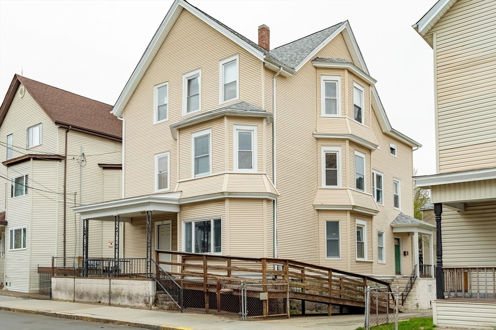 82 Snell St, Fall River, MA 02721 - photo 1