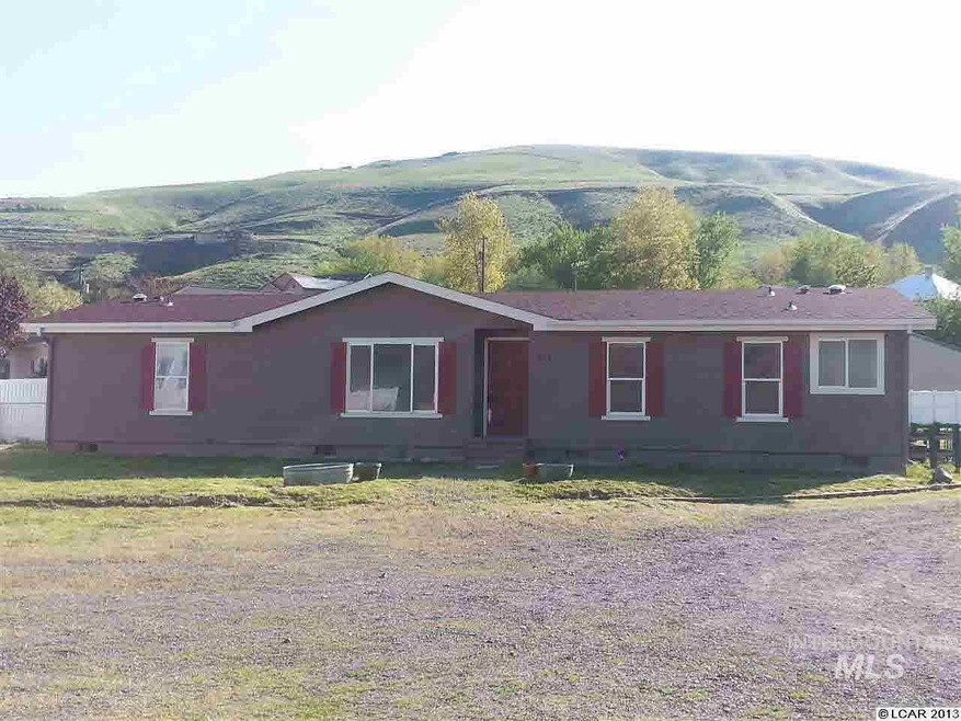 312 Wilson St, Asotin, WA 99402 - photo 1