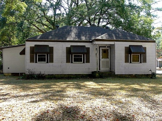 1320 Edgerly Ave, Albany, GA 31707 - photo 1