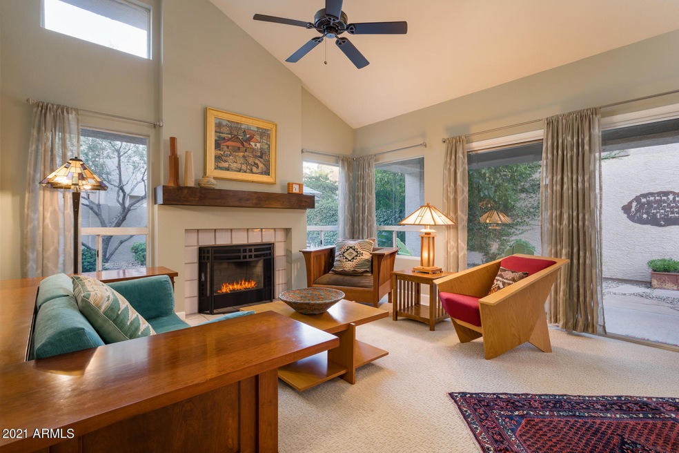 Gorgeous Living Room to Garden