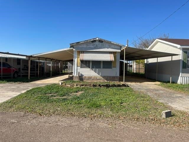 114 Blossum Blvd Zapata Tx 78076 Mls 20240064