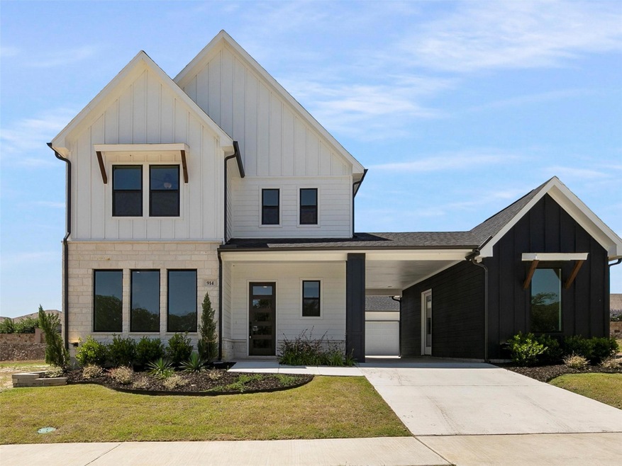 914 El Dorado St, Weatherford, TX 76086 - photo 1