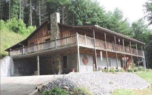 583 Jr Pate Rd, Burnsville, NC 28714 - photo 1