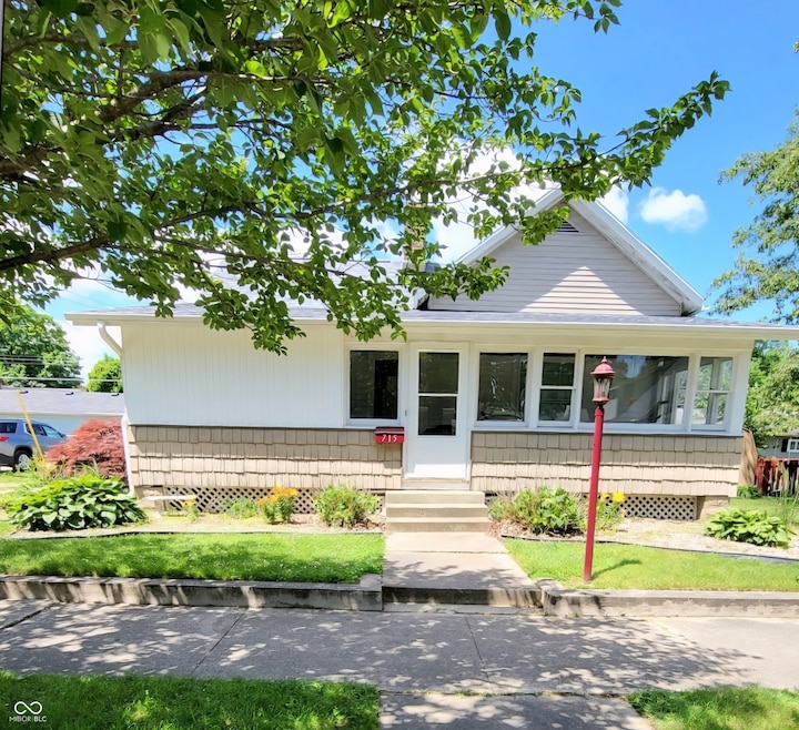 715 5th St, Covington, IN 47932 - photo 1