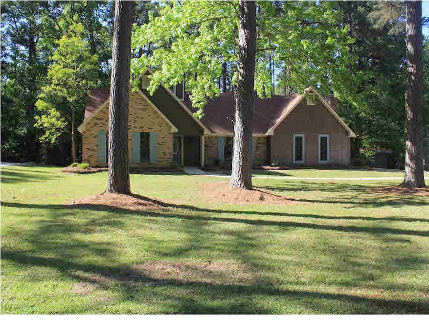 Welcome home to 615 Camelia Trail!